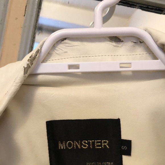 Leather jackets - Picture 2 of 3